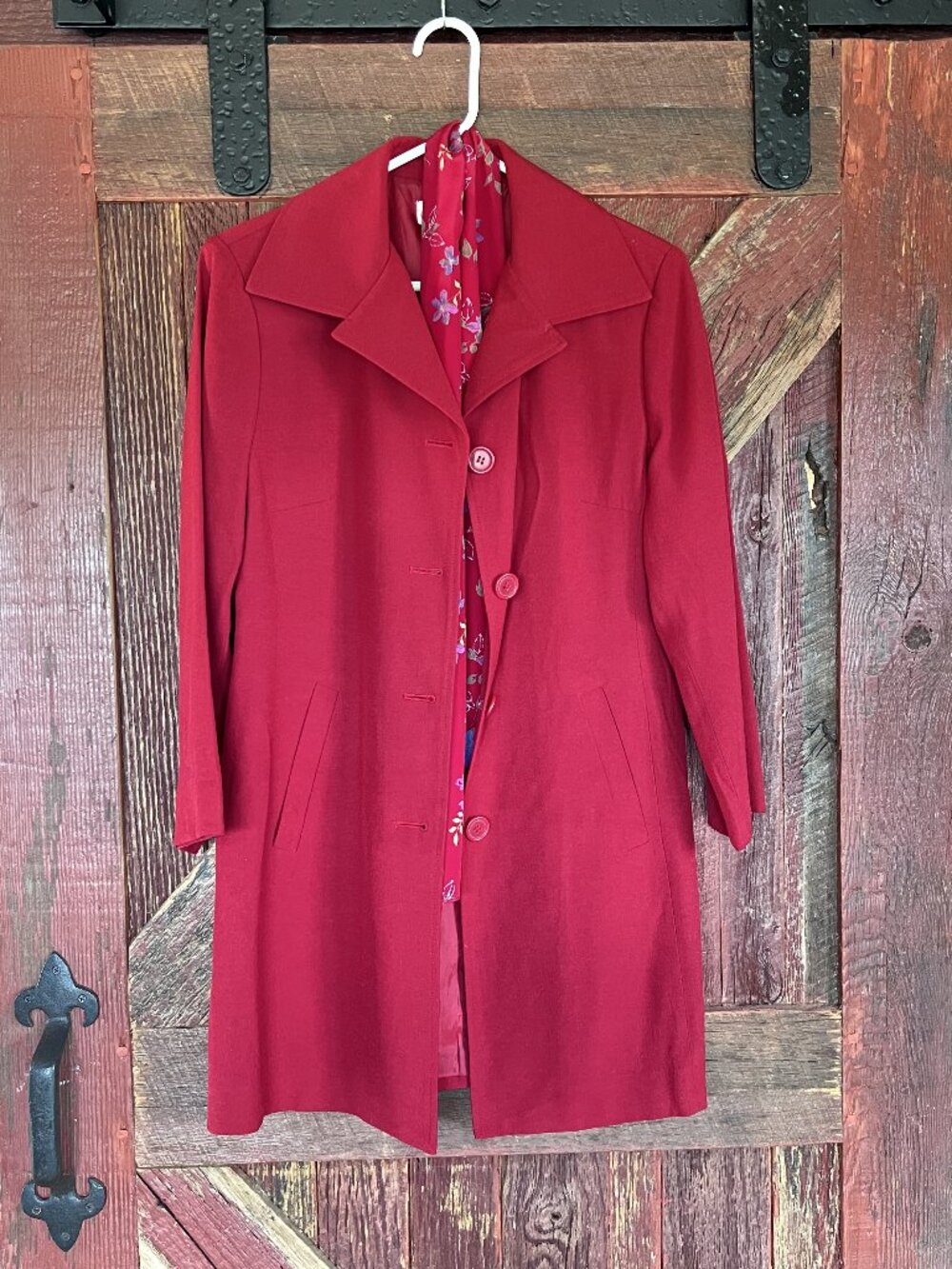 Dressbarn Women’s Red Coat Size 10 Wool Blend Long Jacket With Floral Scarf